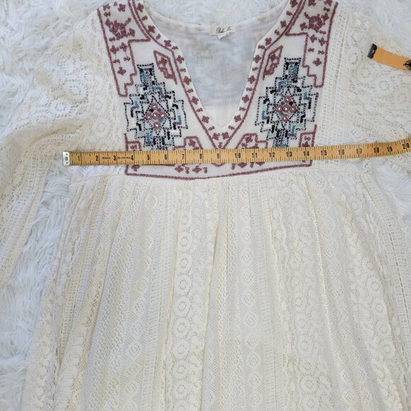 Boho Me Embroidered Crochet High Low Long Sleeve Dress - Size Small - Picture 6 of 12